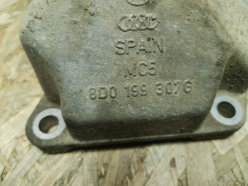 Кронштейн двигателя AUDI A6 C5 1998 C5