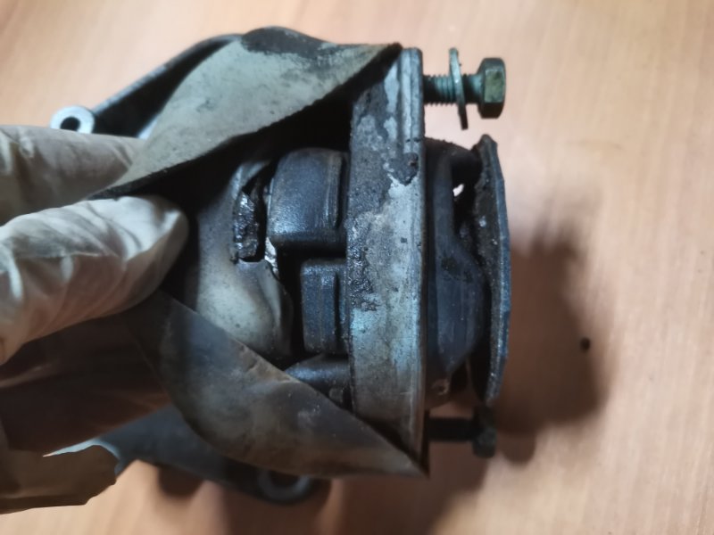Опоры АКПП AUDI A6 C5 1998 C5
