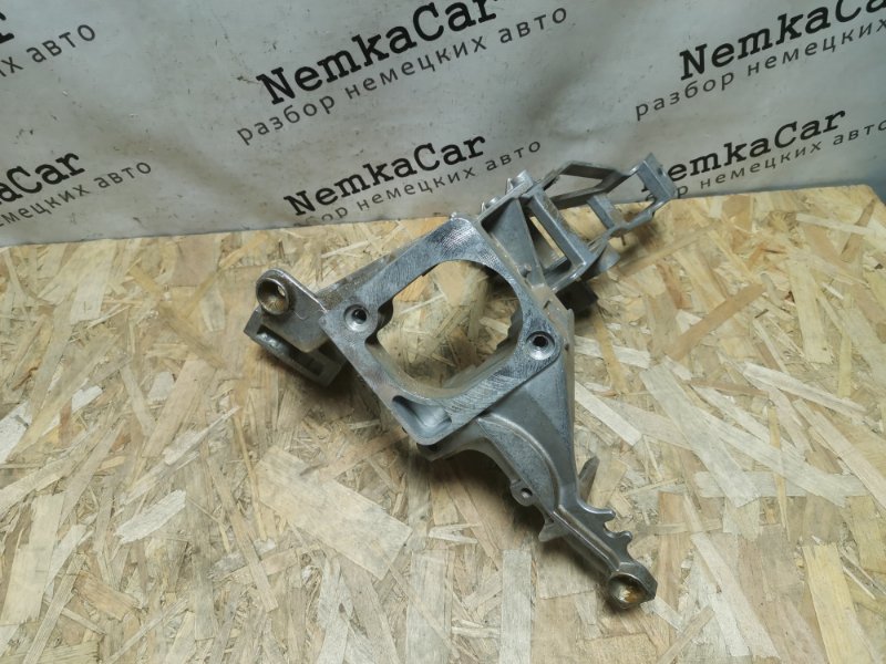 Кронштейн вакуумного усилителя AUDI A6 C5 1998 C5