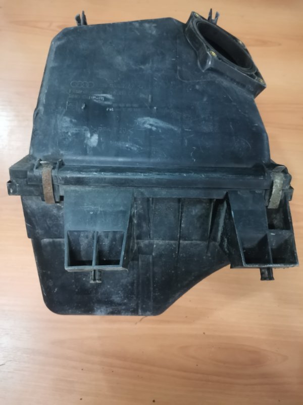 Корпус воздушного фильтра AUDI A6 C5 1998 C5