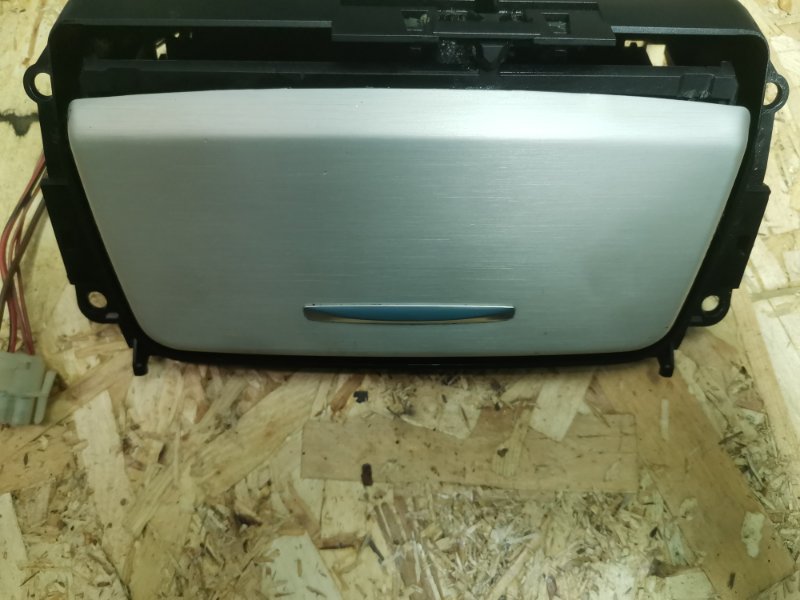 Пепельница BMW 3-Series 2006 E91