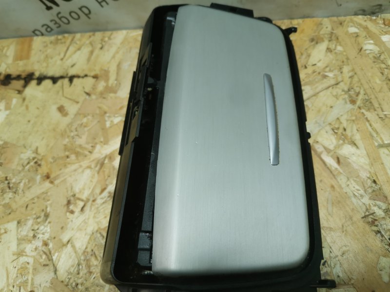 Пепельница BMW 3-Series 2006 E91