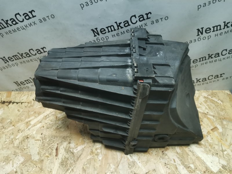 Корпус воздушного фильтра Volkswagen Transporter T5 2008 Caravelle
