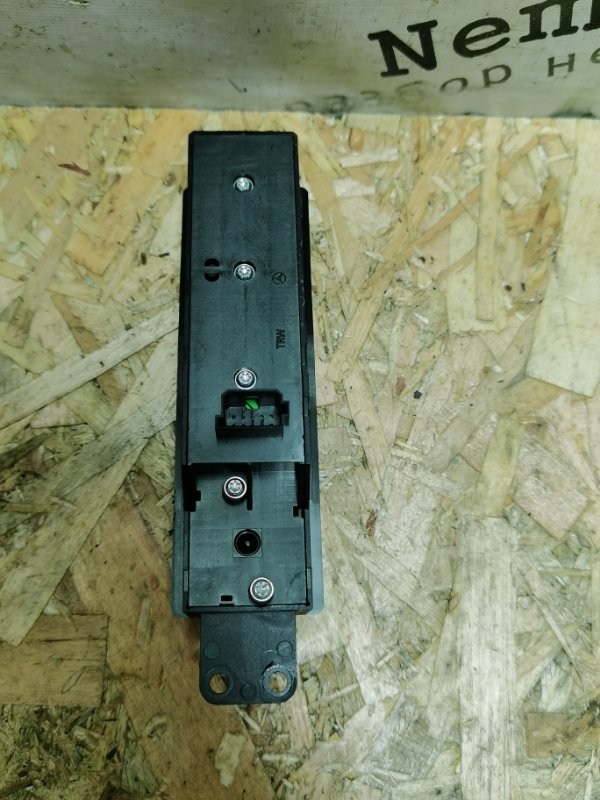 Кнопка стеклоподъемника Mercedes Vito 2004 639