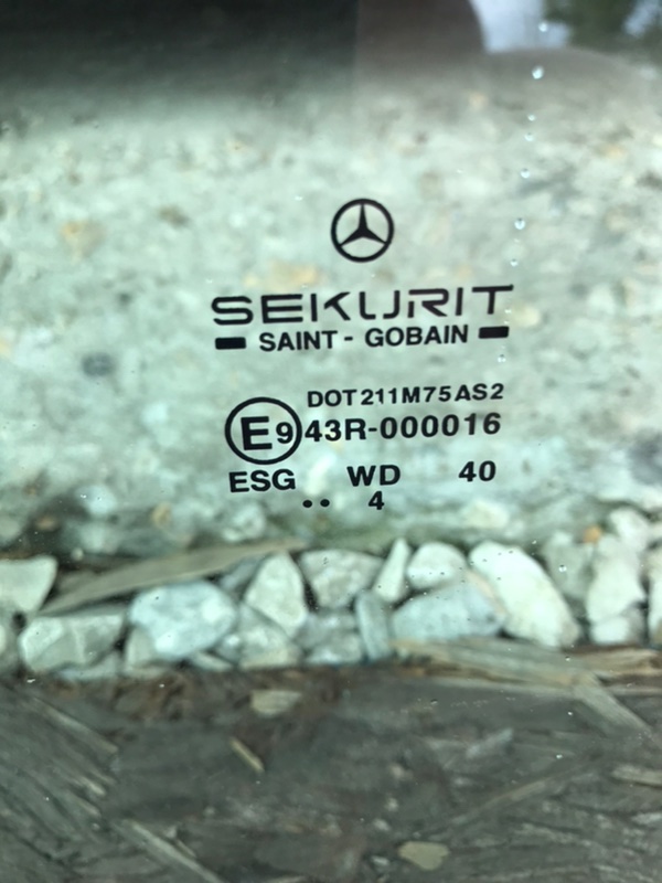 Стекло двери Mercedes Vito 2004 639