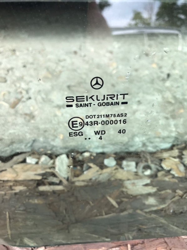 Стекло двери Mercedes Vito 2004 639
