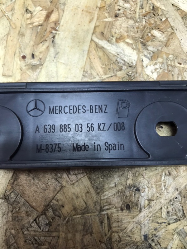 Кронштейн бампера Mercedes Vito 2004 639