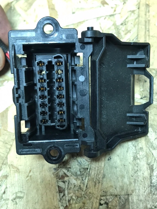 Разъем OBD Mercedes Vito 2004 639
