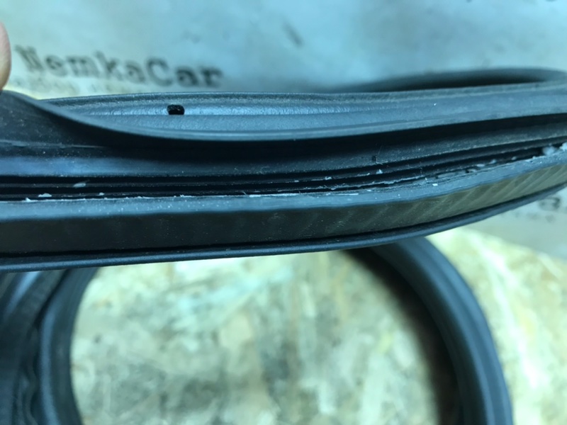 Уплотнитель двери Mercedes Vito 2004 639