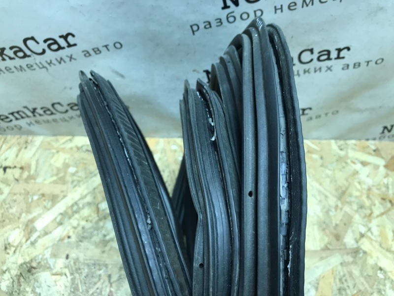 Уплотнитель двери Mercedes Vito 2004 639