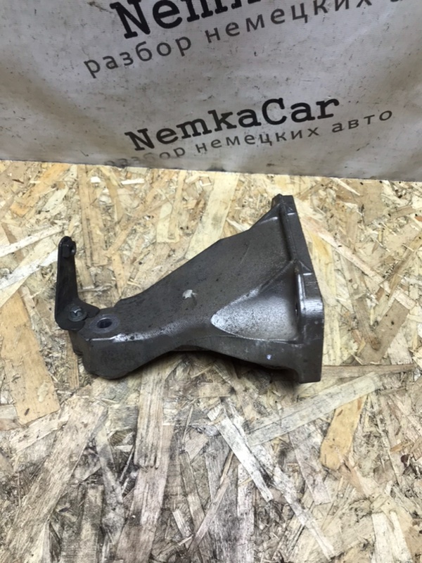 Кронштейн двигателя Mercedes Vito 2004 639
