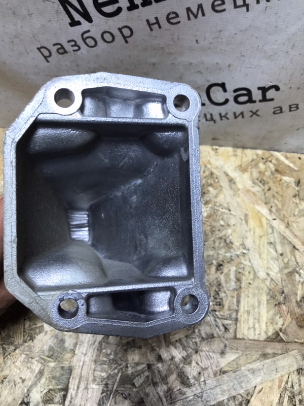 Кронштейн двигателя Mercedes Vito 2004 639