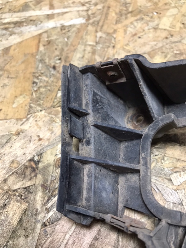 Кронштейн порога AUDI A6 C5 1998 C5