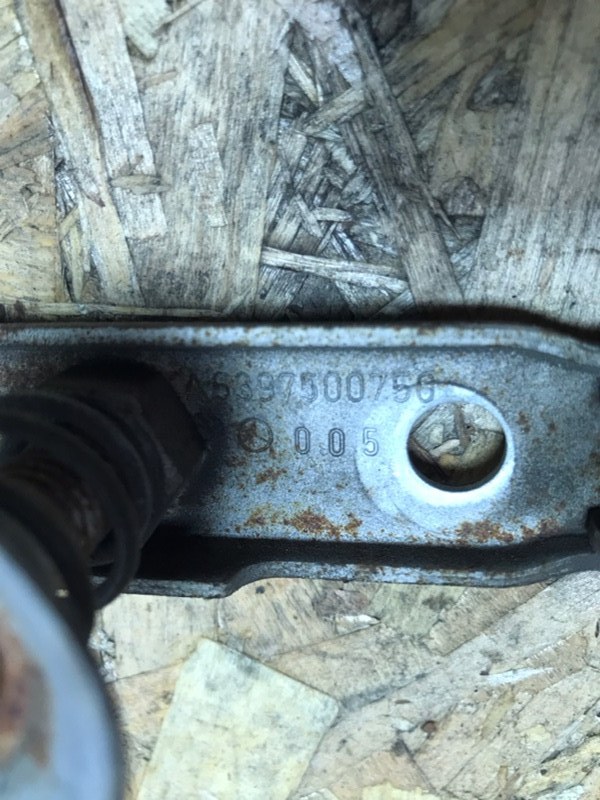 Замок капота Mercedes Vito 2004 639