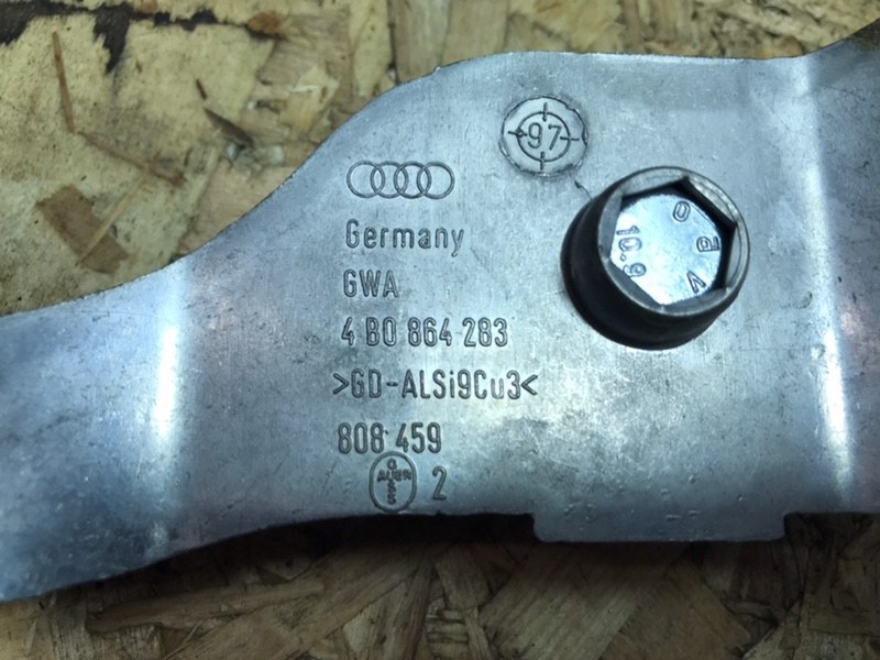 Кронштейн подлокотника AUDI A6 C5