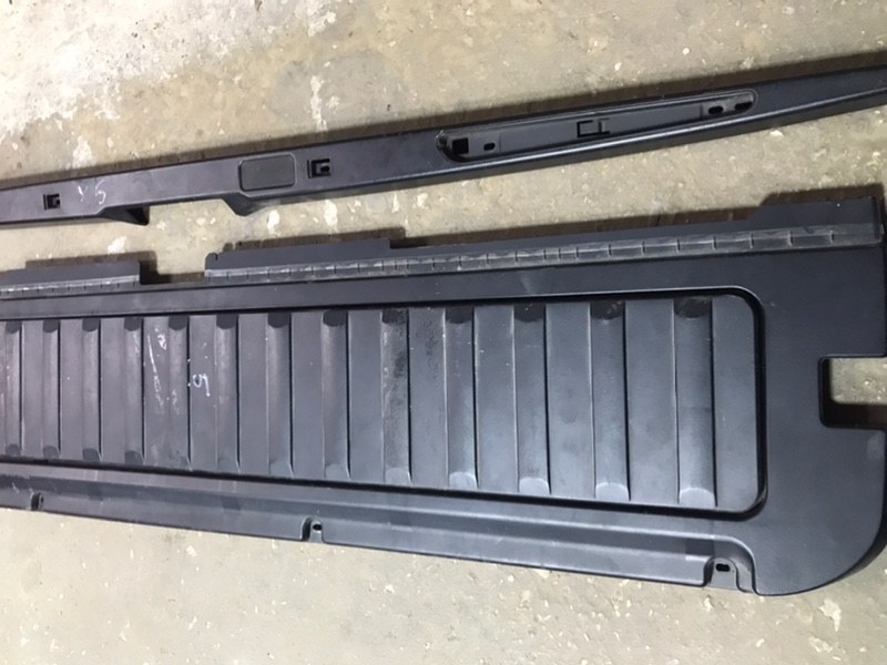 Обшивка двери багажника BMW X5 2003 E53