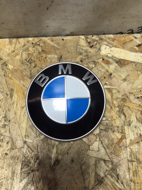 Эмблема на капот BMW 3-Series E90 2006