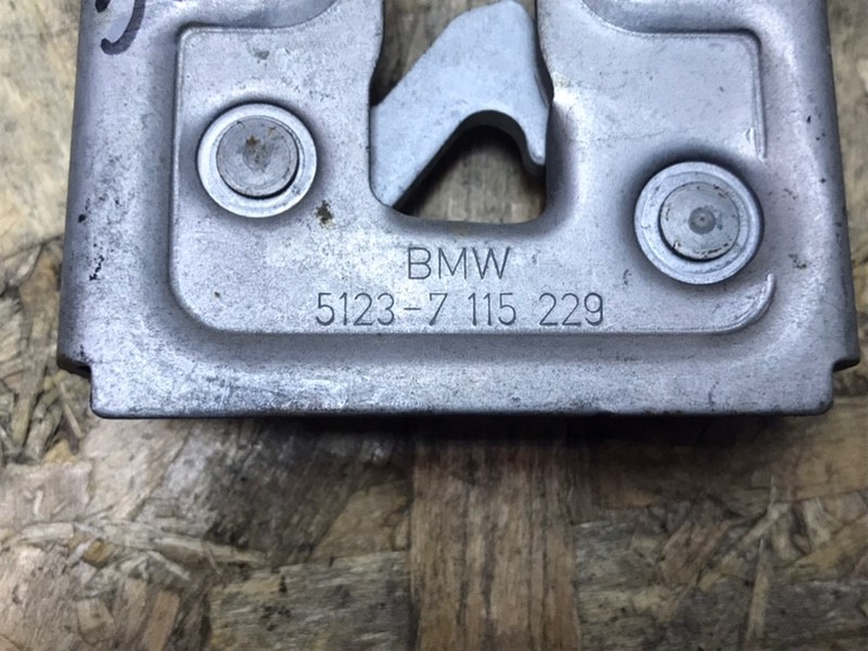 Замок капота BMW 3-Series E90 2006