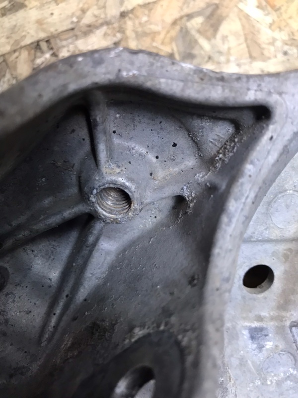 Кронштейн амортизатора AUDI A6 C5 1998 C5