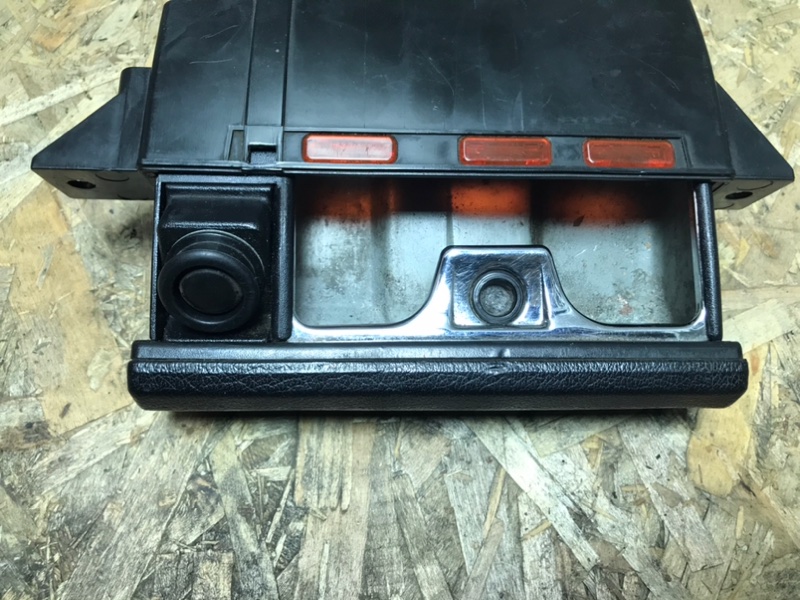 Пепельница BMW 5-Series 1990 E34