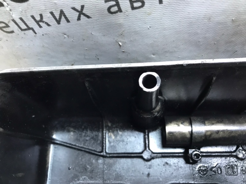 Крышка клапанная Mercedes T1 1990 309