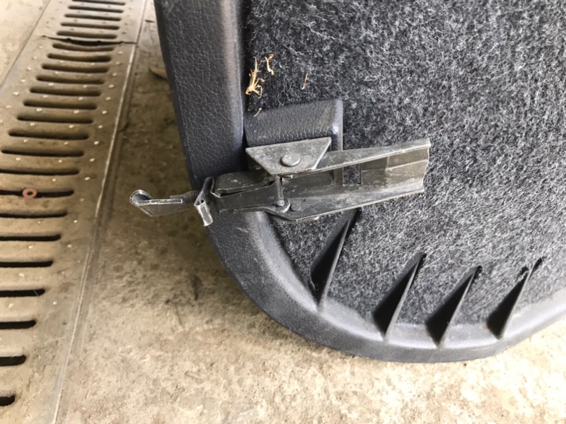Капот Mercedes T1 1990 309