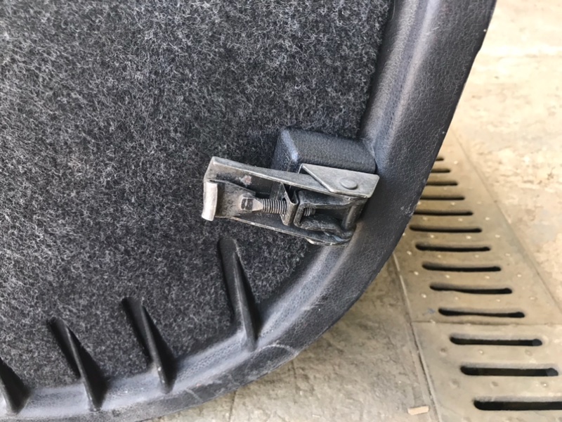 Капот Mercedes T1 1990 309