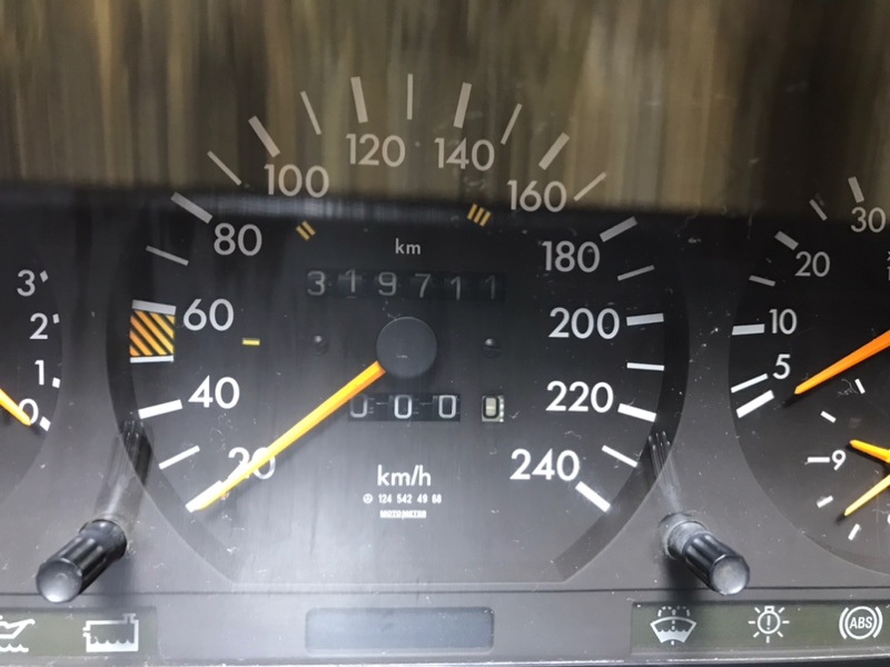 Щиток приборов Mercedes E-Classe W124 1989