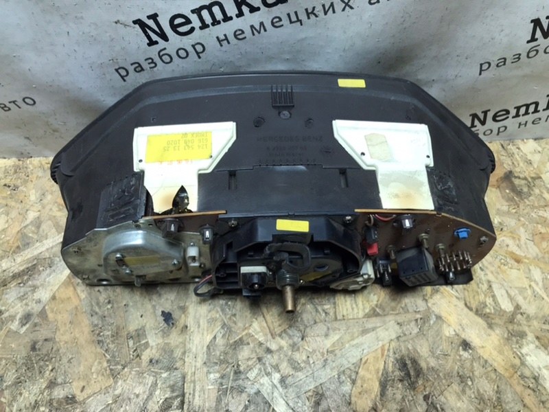 Щиток приборов Mercedes E-Classe W124 1989
