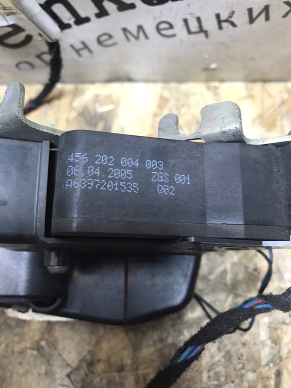 Замок двери Mercedes Vito 2005 639
