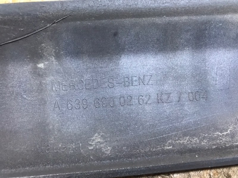 Молдинг двери Mercedes Vito 2005 639