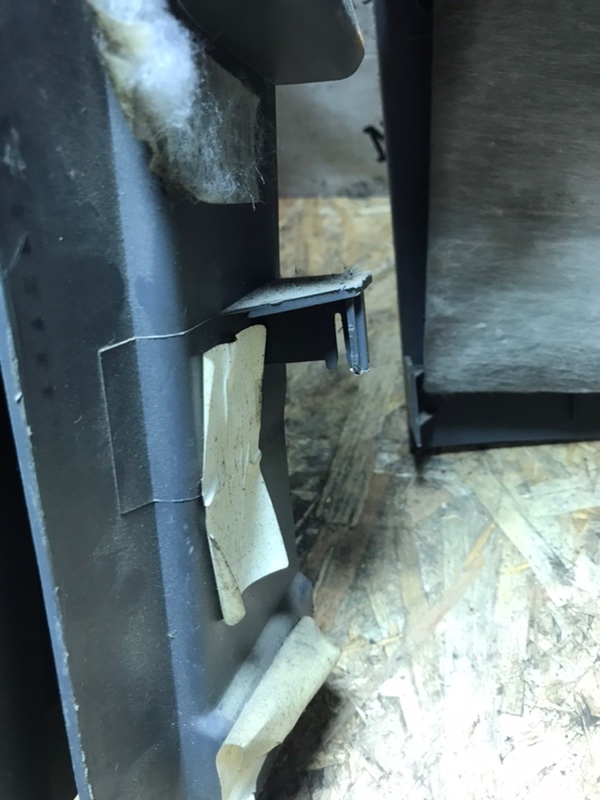 Накладка стойки Mercedes Vito 2005 639