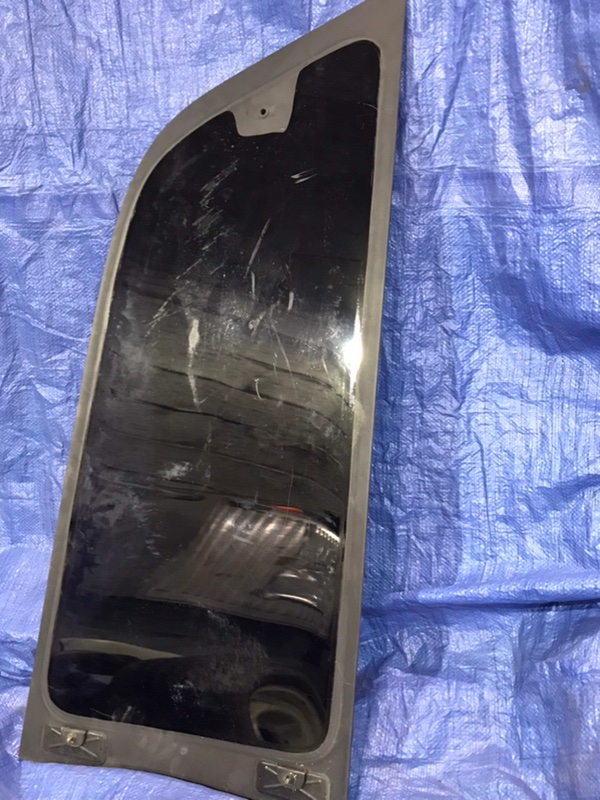 Стекло Mercedes Vito 2005 639