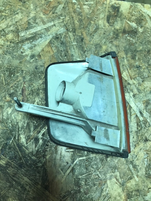 Поворотник Mercedes 190 W201