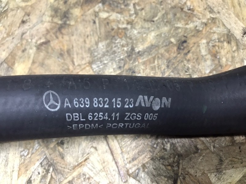 Патрубок системы охлаждения Mercedes Vito 2005 639