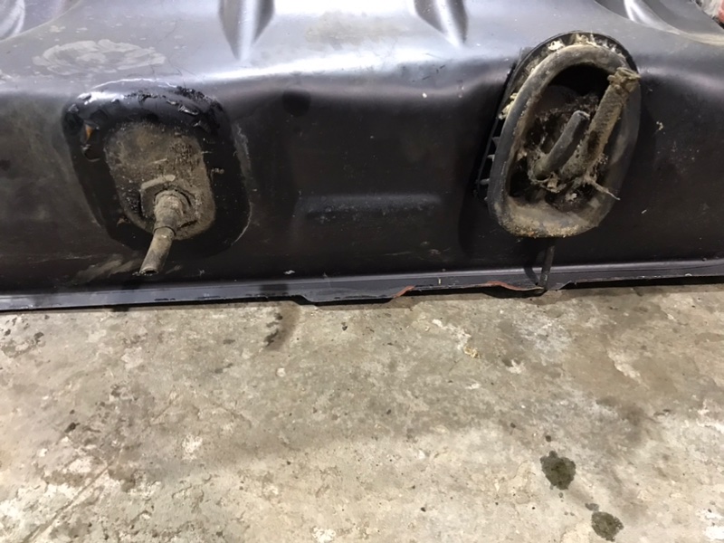 Топливный бак Mercedes w123 1985 Седан
