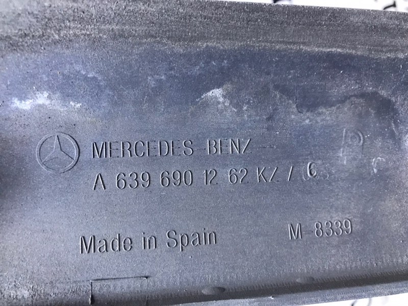 Молдинг сдвижной двери Mercedes Vito 2005 639