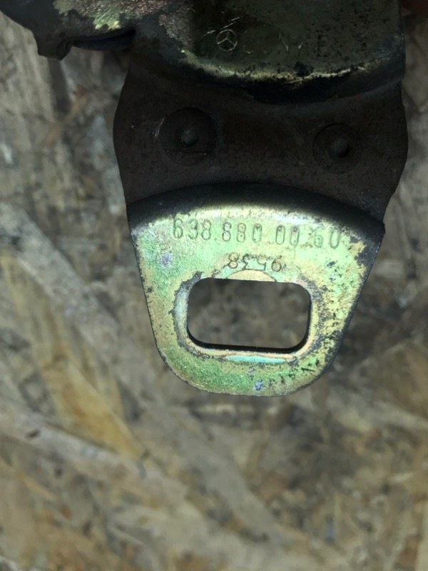 Скоба замка капота Mercedes Vito 2001 638