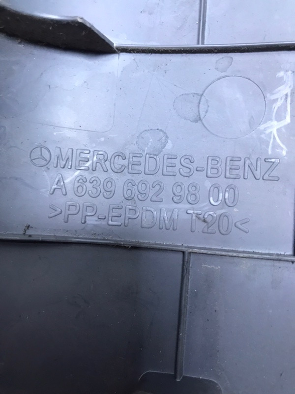 Накладка стойки Mercedes Vito 2005 639