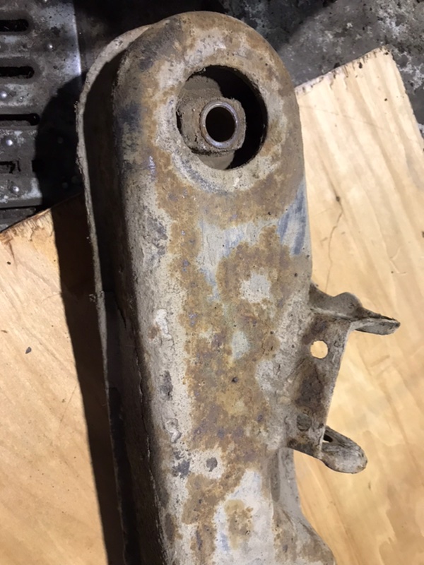 Балка подвески Mercedes w123 1985 Седан