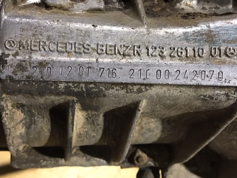 КПП 716.210 Mercedes w123 1985 Седан
