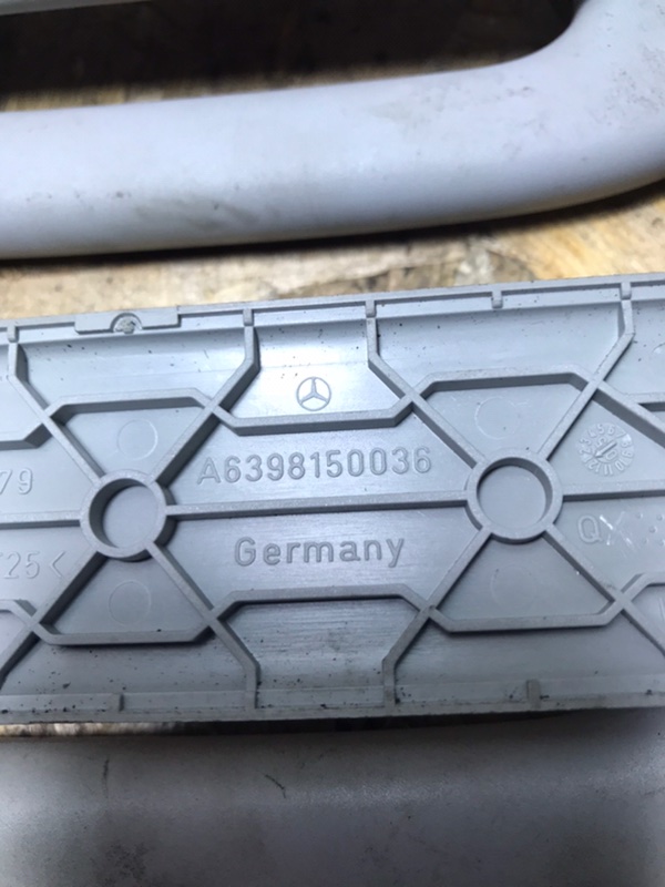 Ручка потолочная Mercedes Vito 2005 639