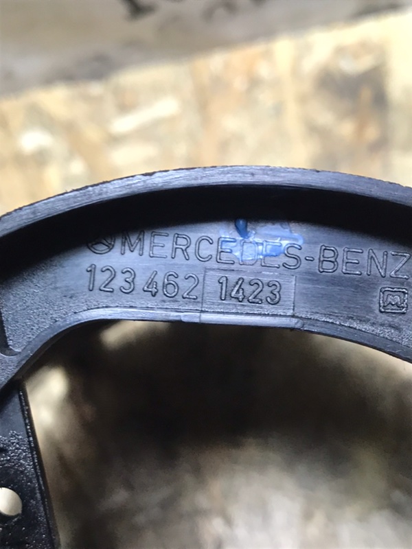 Кожух рулевой колонки Mercedes w123 1983 Седан
