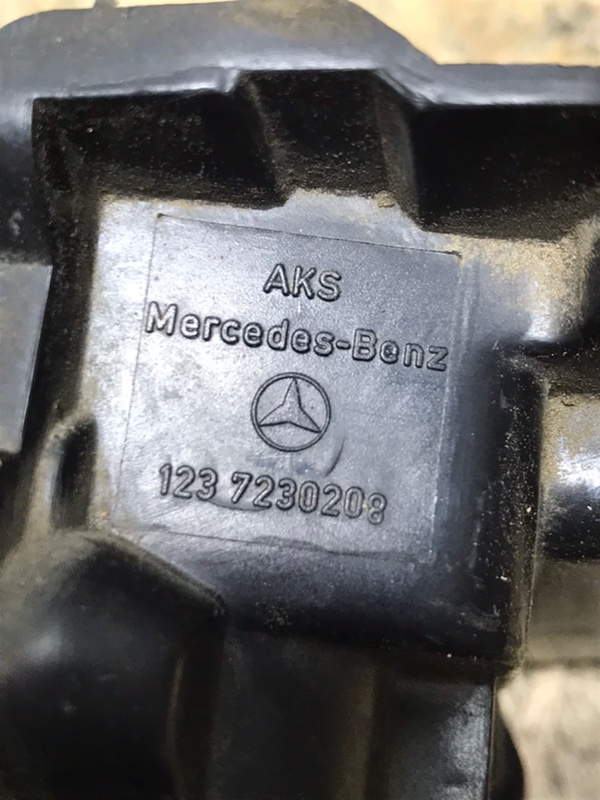 Замок двери Mercedes w123 1985 Седан