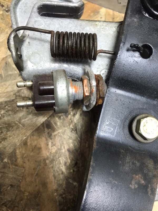 Педаль тормоза Mercedes w123 1983 Седан