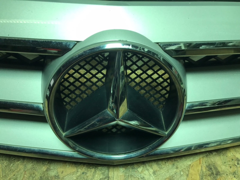 Решетка радиатора Mercedes Vito 2010 639 рест