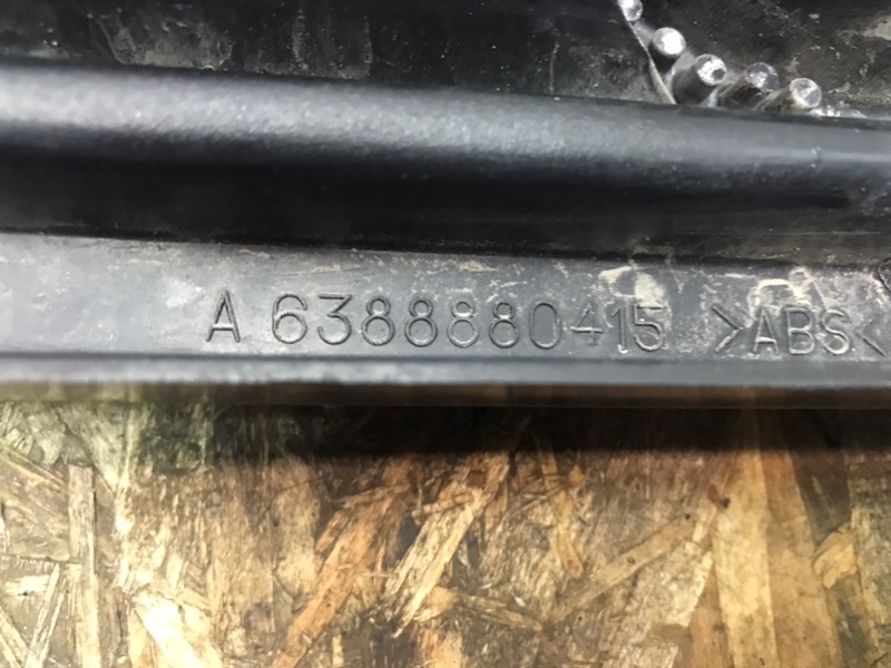 Решетка радиатора Mercedes Vito 2001 638