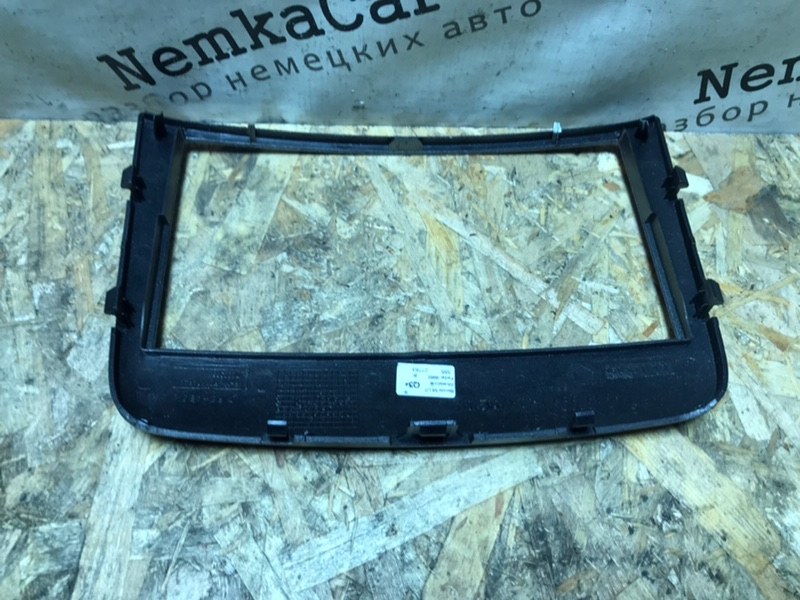 Рамка магнитолы Mercedes Vito 2010 639 рест