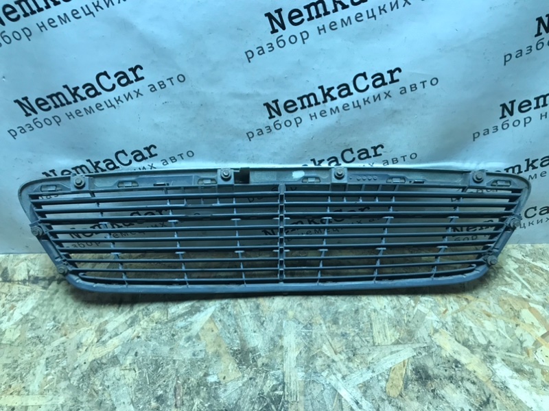 Решетка радиатора Mercedes C-Class 2000 W203