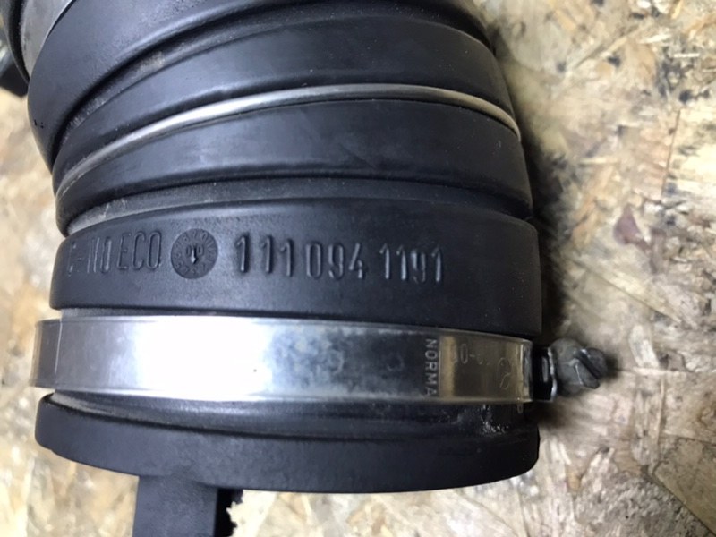 Патрубок воздушного фильтра Mercedes C-Class 2000 W203